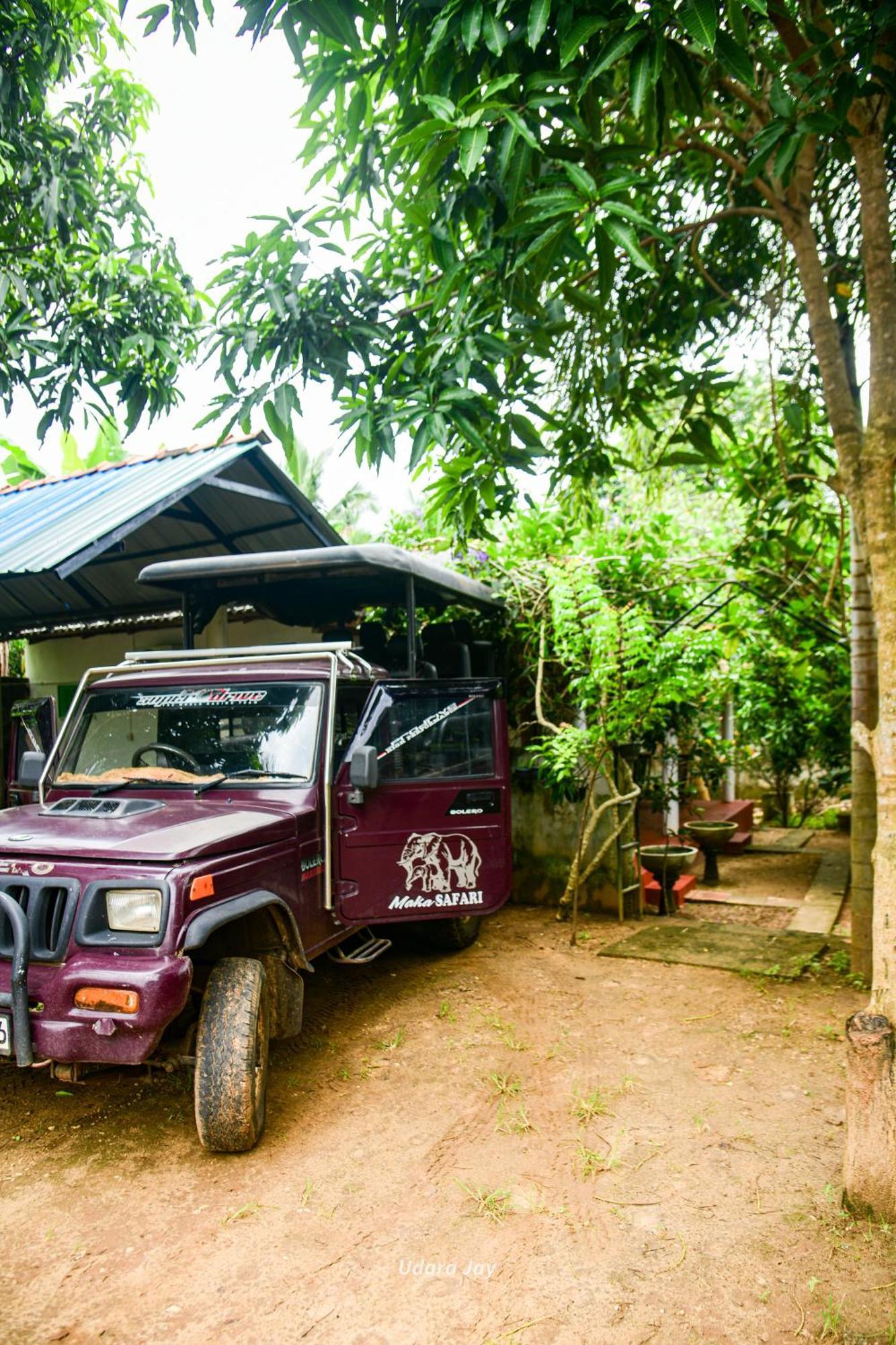 Maka Safari Village Resort Udawalawe Buitenkant foto